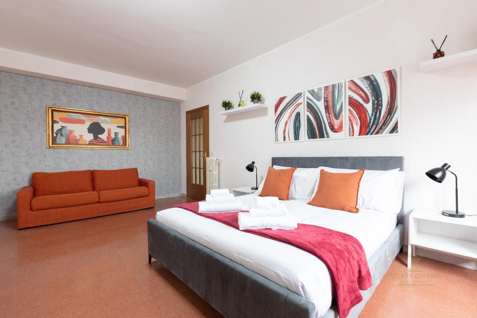 Domvs Clavdia - Metro Station, 8 Min To Center, Roma, 6pax, A-c Apartment Rom