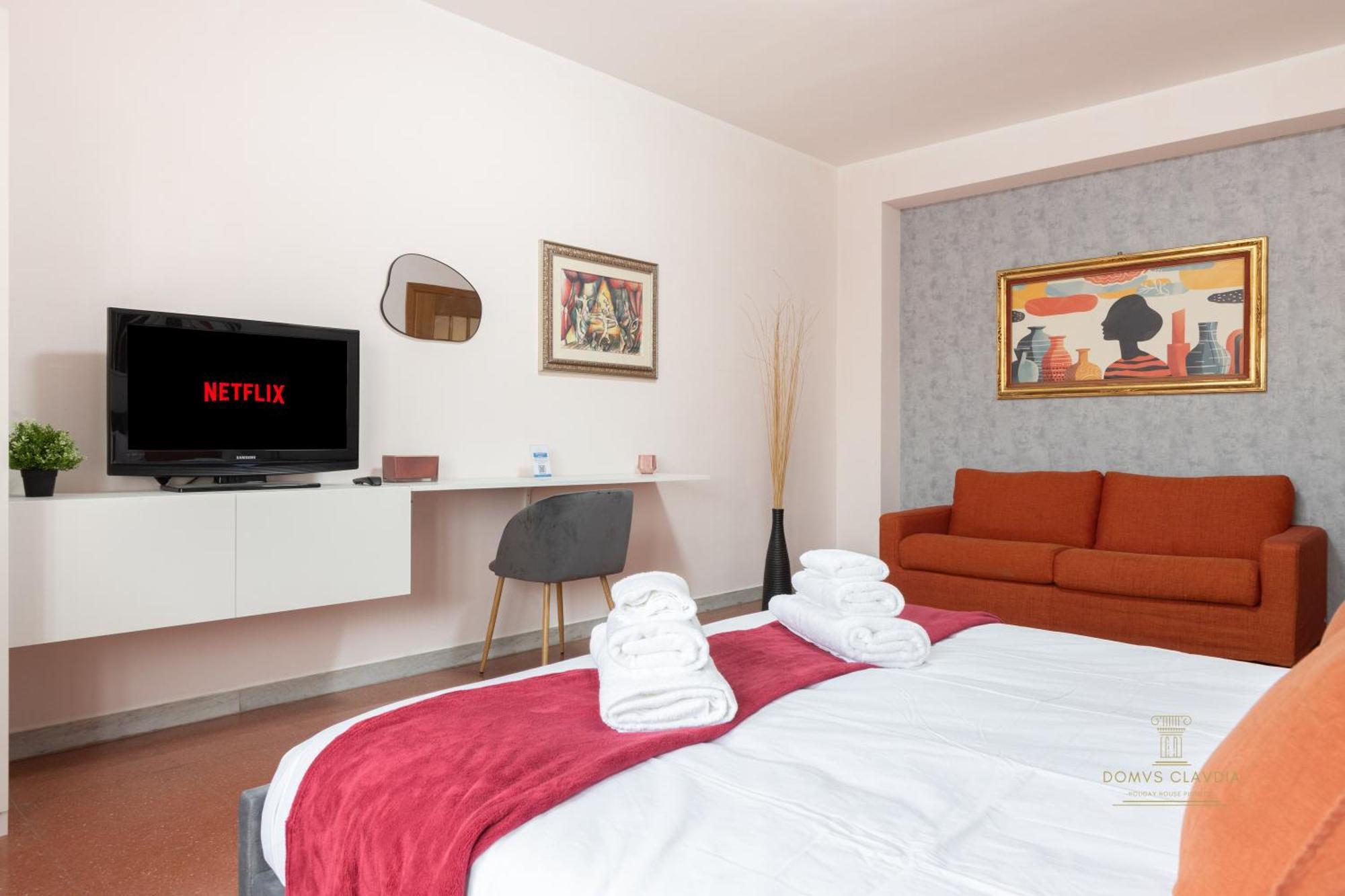 Domvs Clavdia - Metro Station, 8 Min To Center, Roma, 6pax, A-c