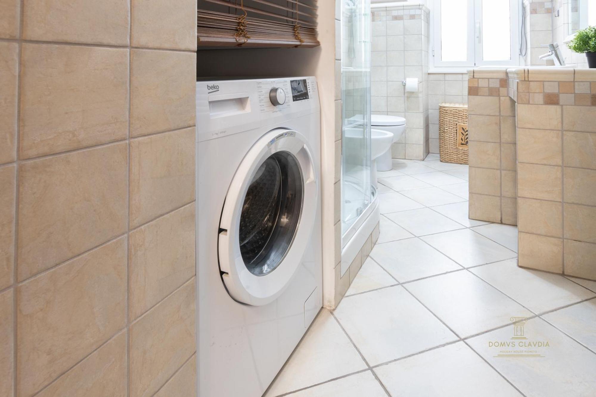 Apartment Domvs Clavdia - Metro Station, 8 Min To Center, Roma, 6pax, A-c